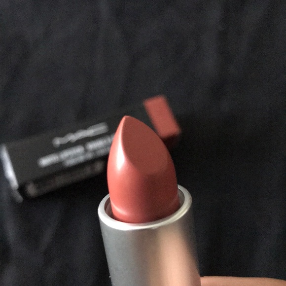 MAC Matte lipstick - down to an art - Picture 2 of 5